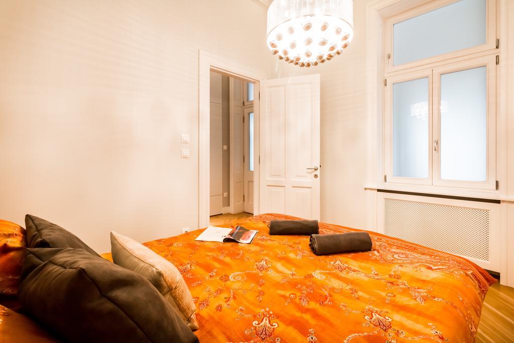 Bpr Opera Lux Treasure Apartment Budapest Bagian luar foto