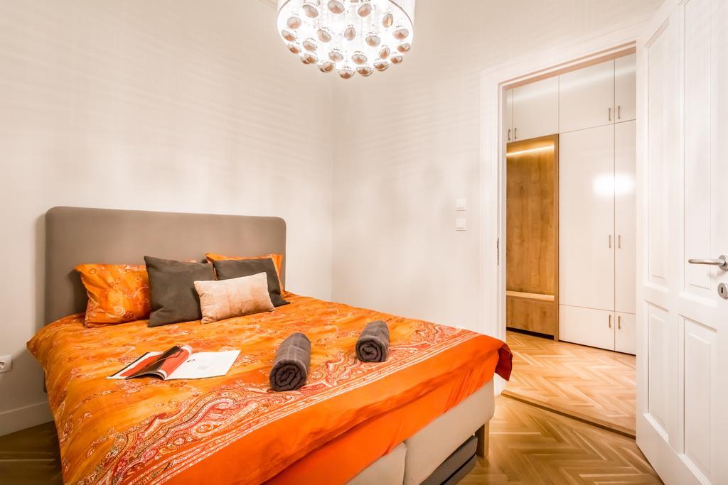 Bpr Opera Lux Treasure Apartment Budapest Bagian luar foto