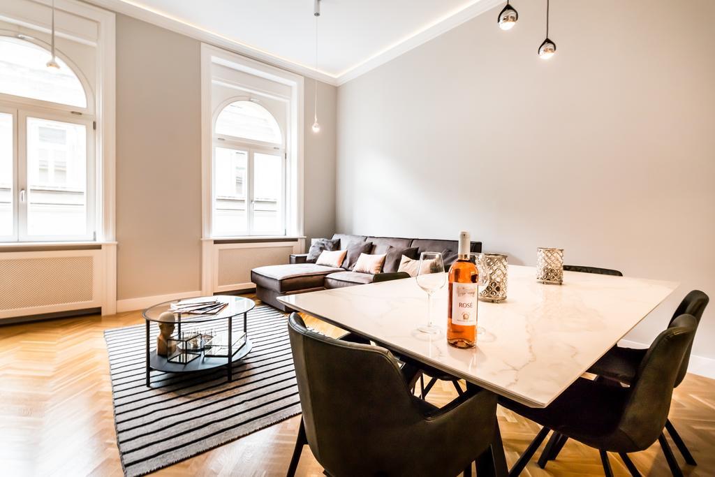 Bpr Opera Lux Treasure Apartment Budapest Bagian luar foto